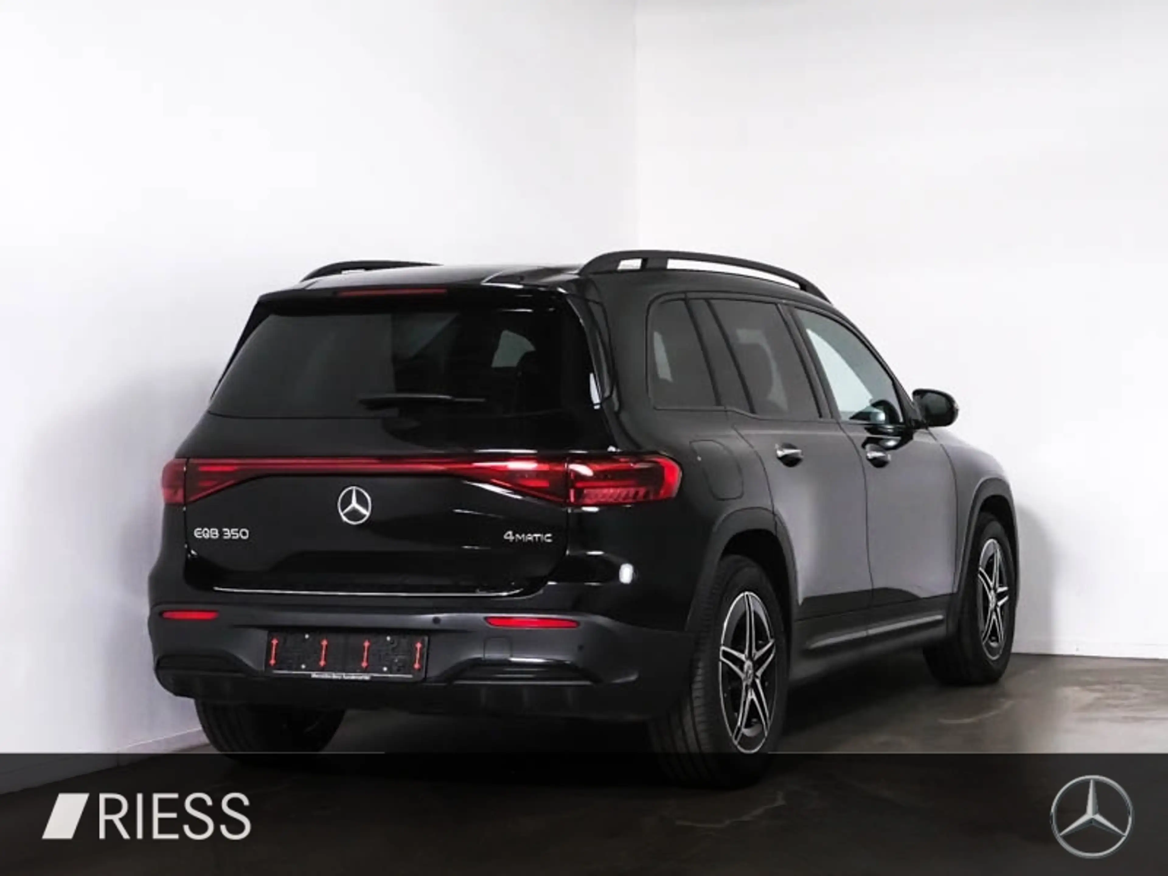 Mercedes-Benz EQB 350 4M AMG Sport Night Prem HUD Pano Distr W-Pa — photo 3