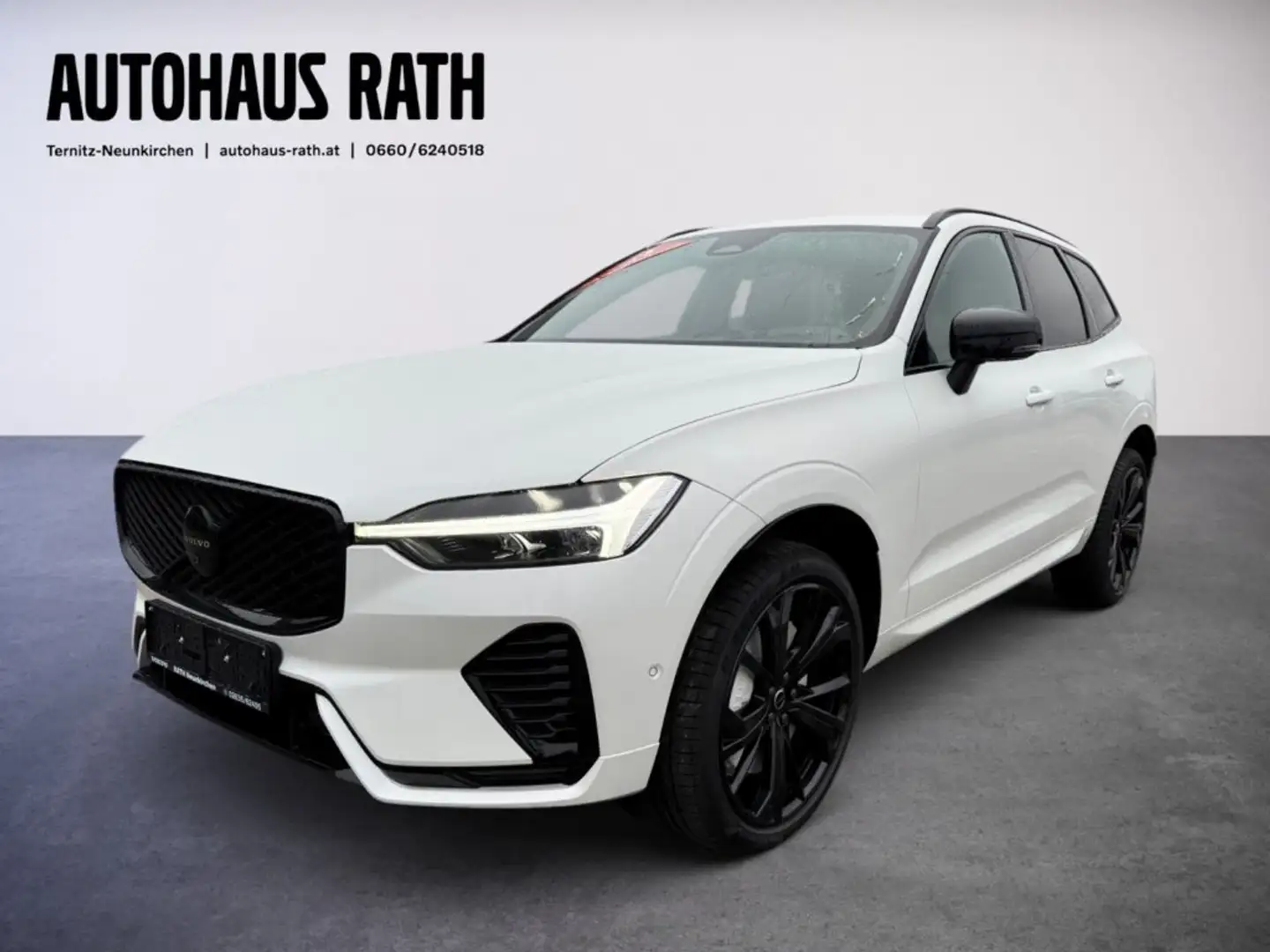 Volvo XC60 Black Edition Plus, B5 AWD Mild Hybrid, Benzin Weiß - 1