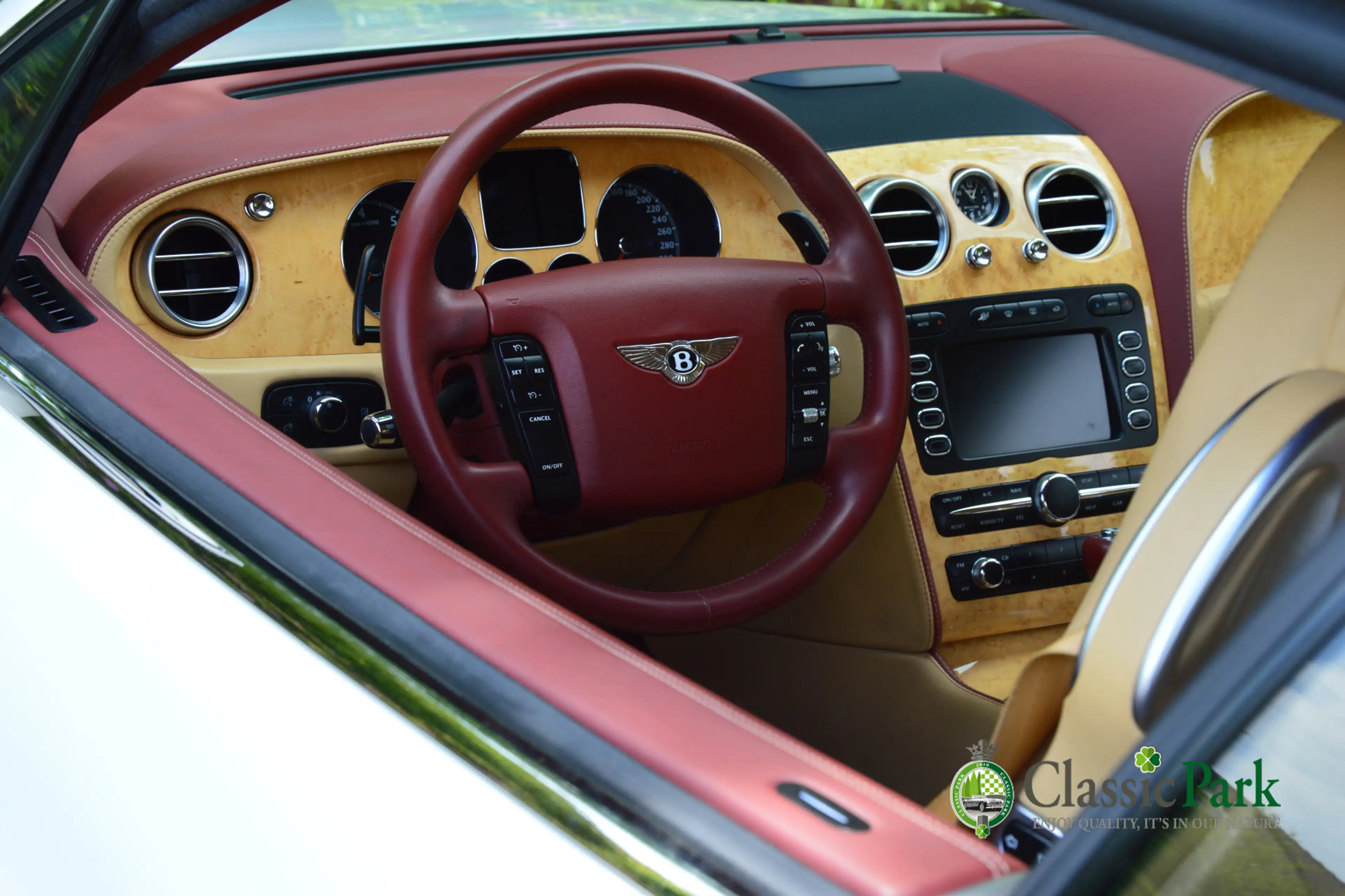 Bentley Continental GT 6.0 W12 — photo 11