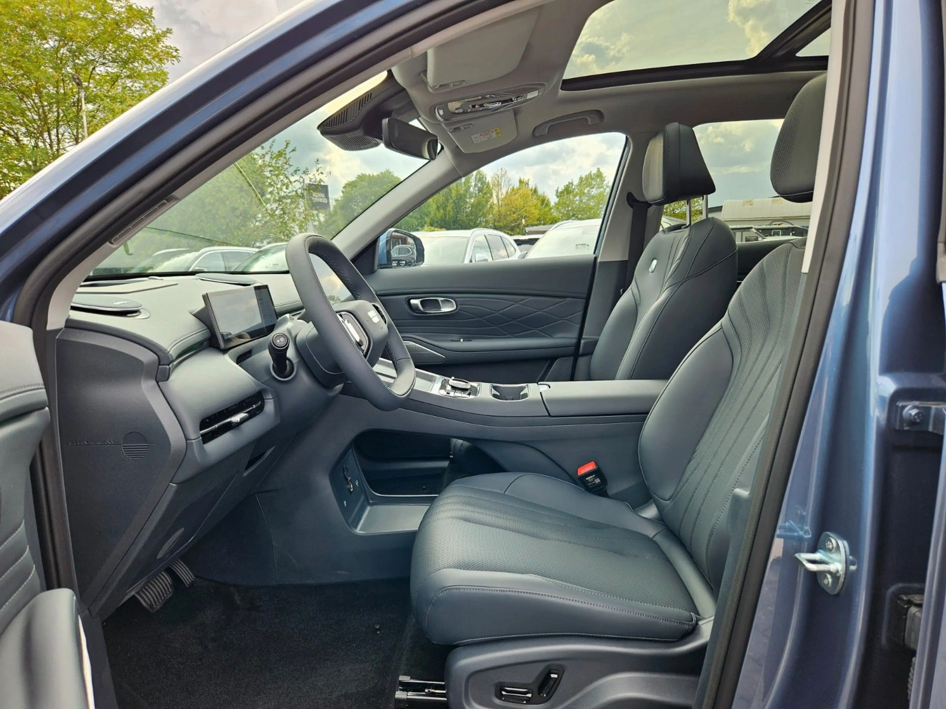 Geely Starray EM-i Max+ Massage Head-Up Panorama — photo 15