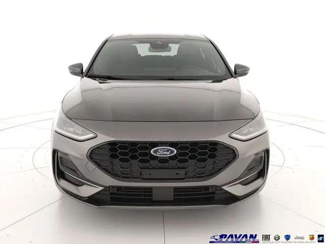 Ford Focus view 2