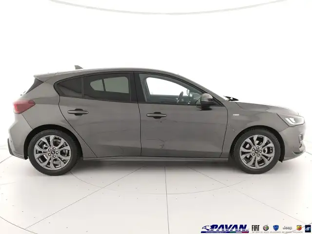 Ford Focus view 4