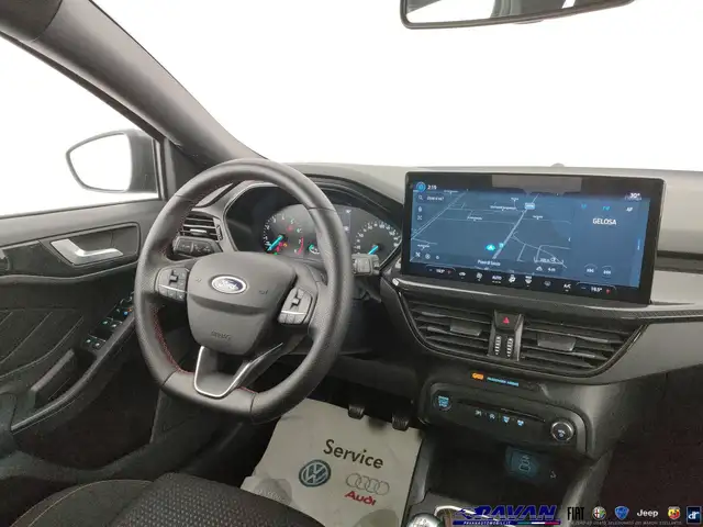 Ford Focus view 9