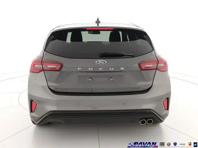 Ford Focus view 6