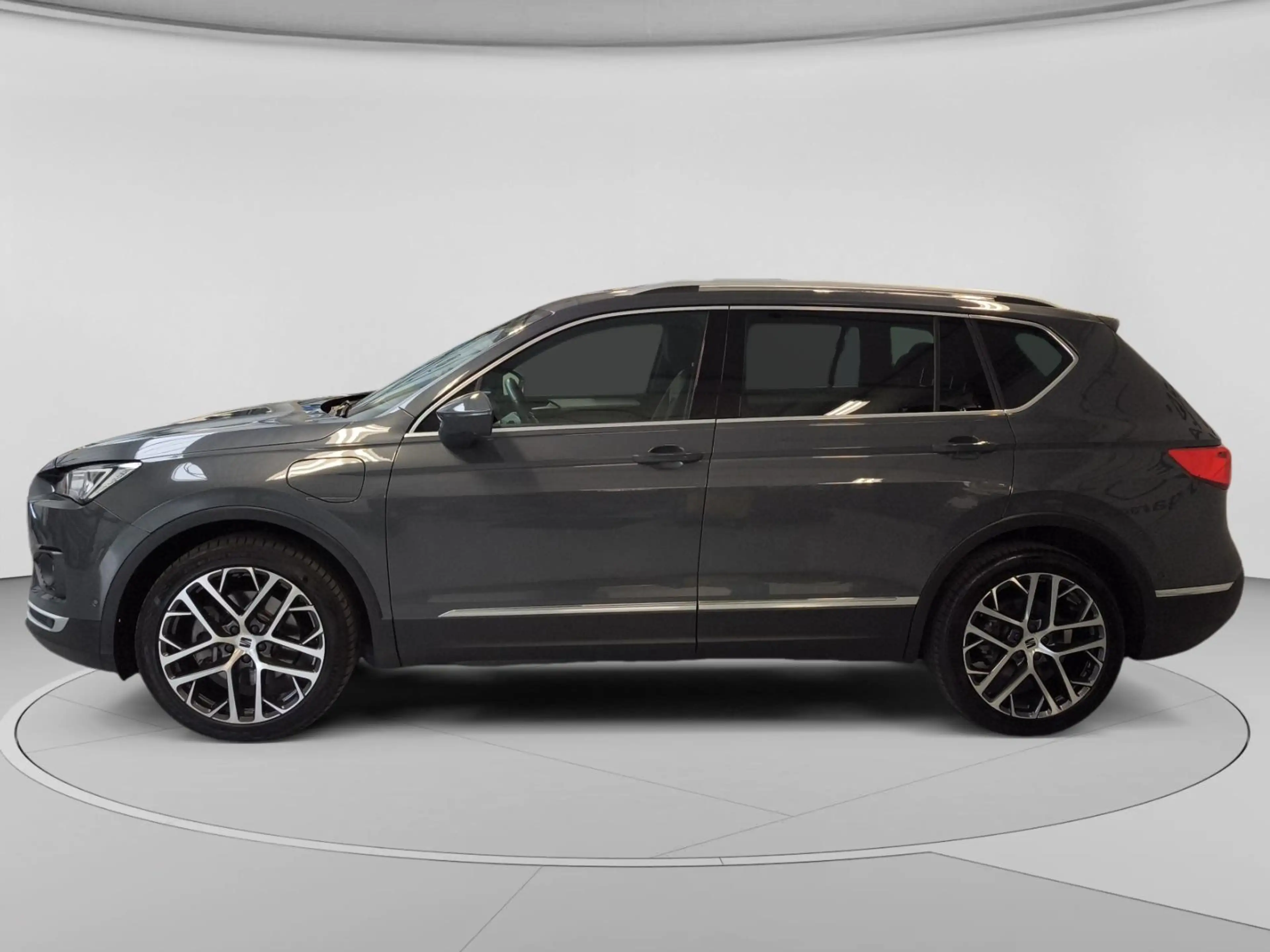 SEAT Tarraco 1.4 TSI e-Hybrid PHEV Xperience Business Intense — photo 4