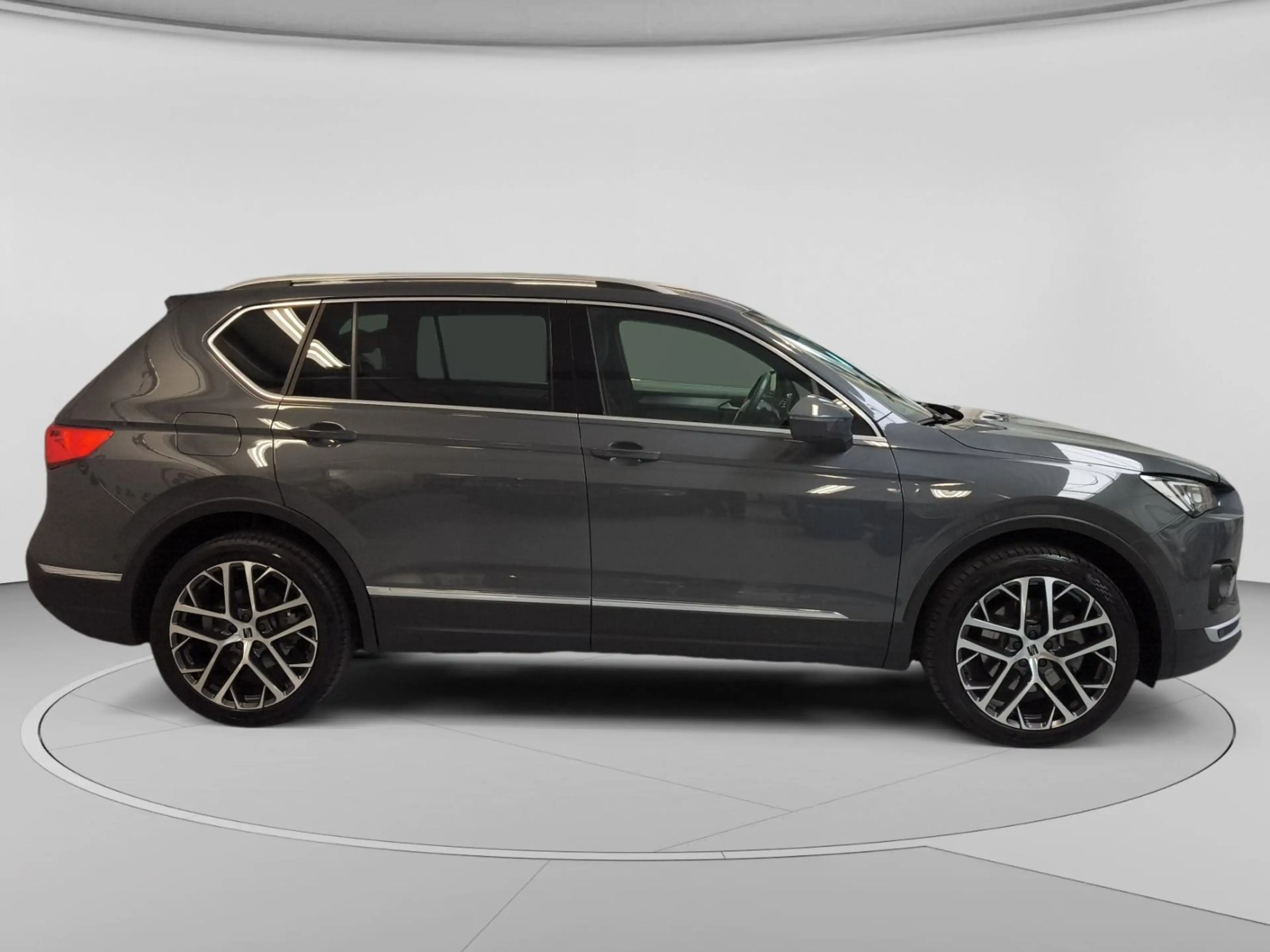 SEAT Tarraco 1.4 TSI e-Hybrid PHEV Xperience Business Intense — photo 8