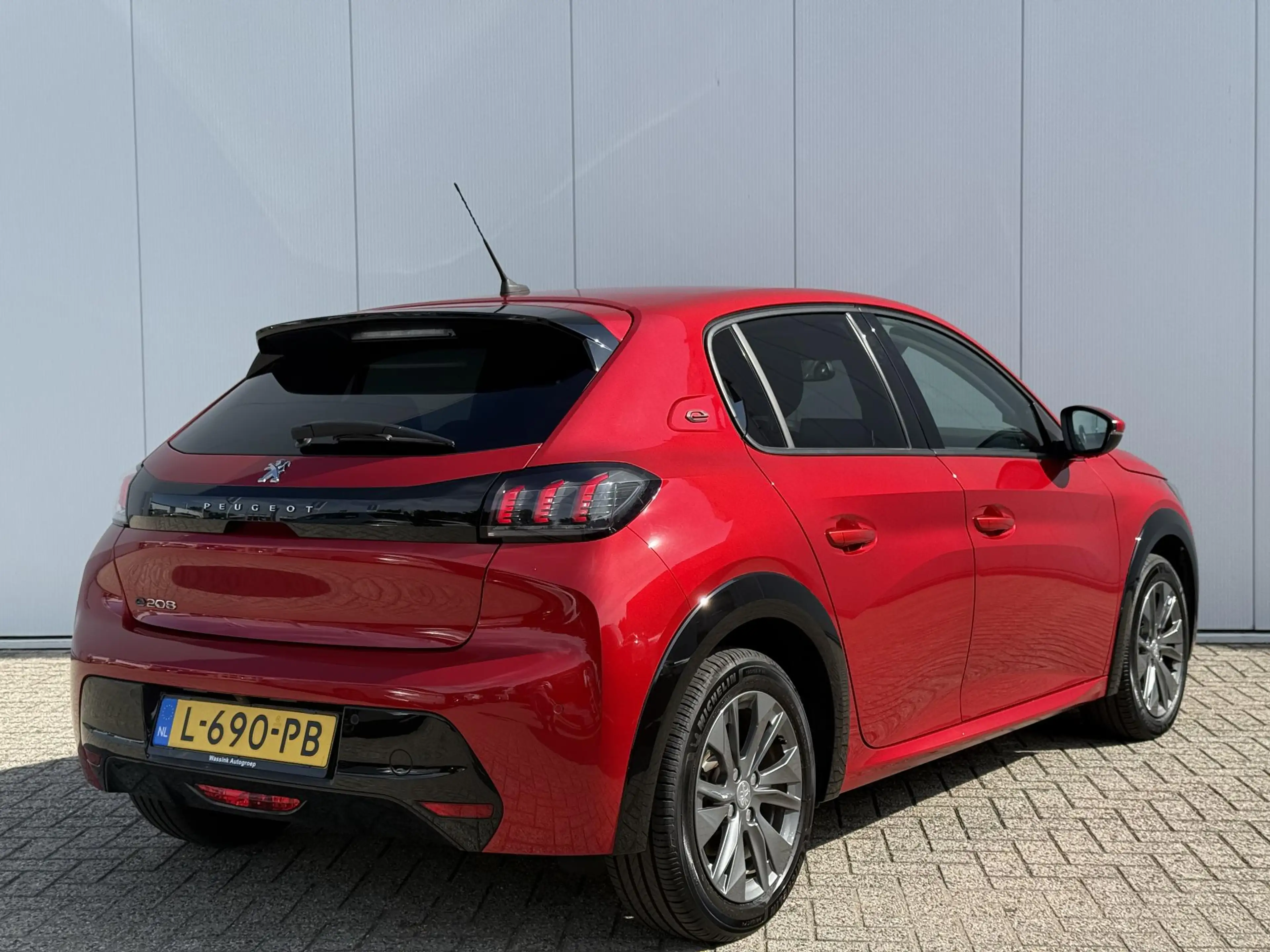 Peugeot e-208 EV Allure Pack 50 kWh | Achteruitrijcamera | Carpl — photo 6