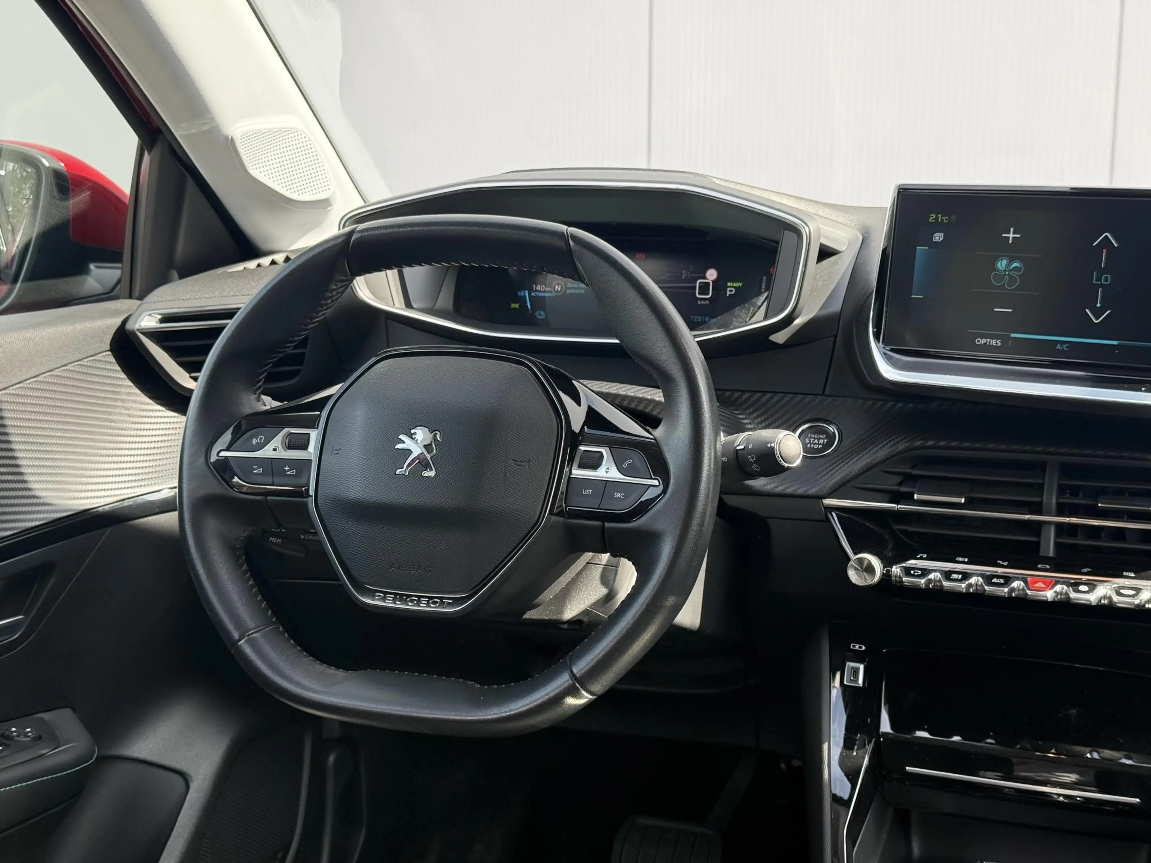 Peugeot e-208 EV Allure Pack 50 kWh | Achteruitrijcamera | Carpl — photo 14