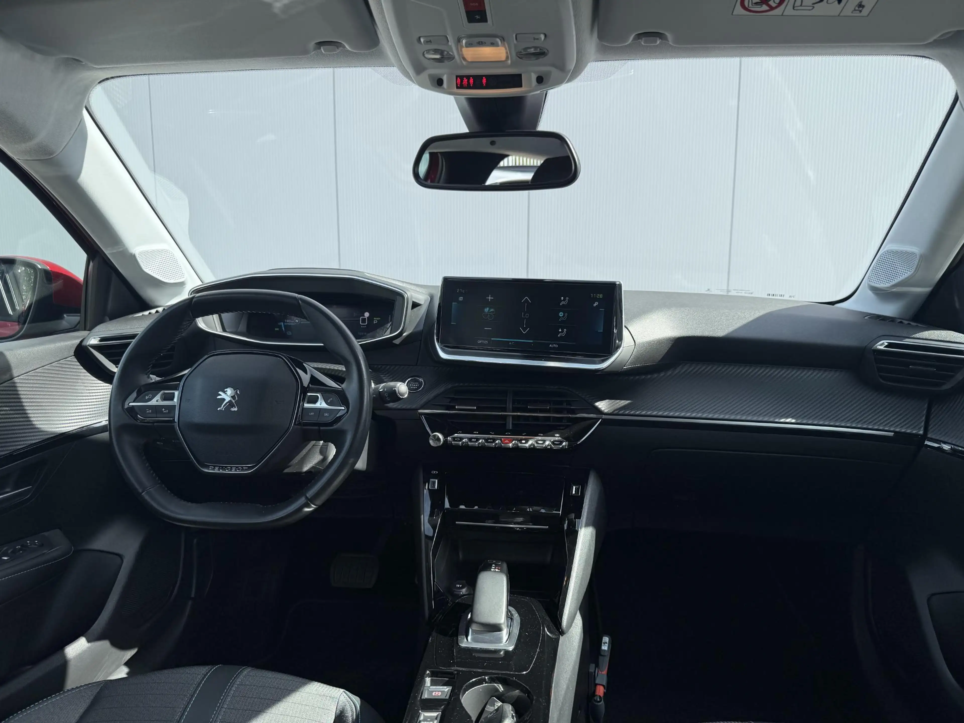 Peugeot e-208 EV Allure Pack 50 kWh | Achteruitrijcamera | Carpl — photo 10