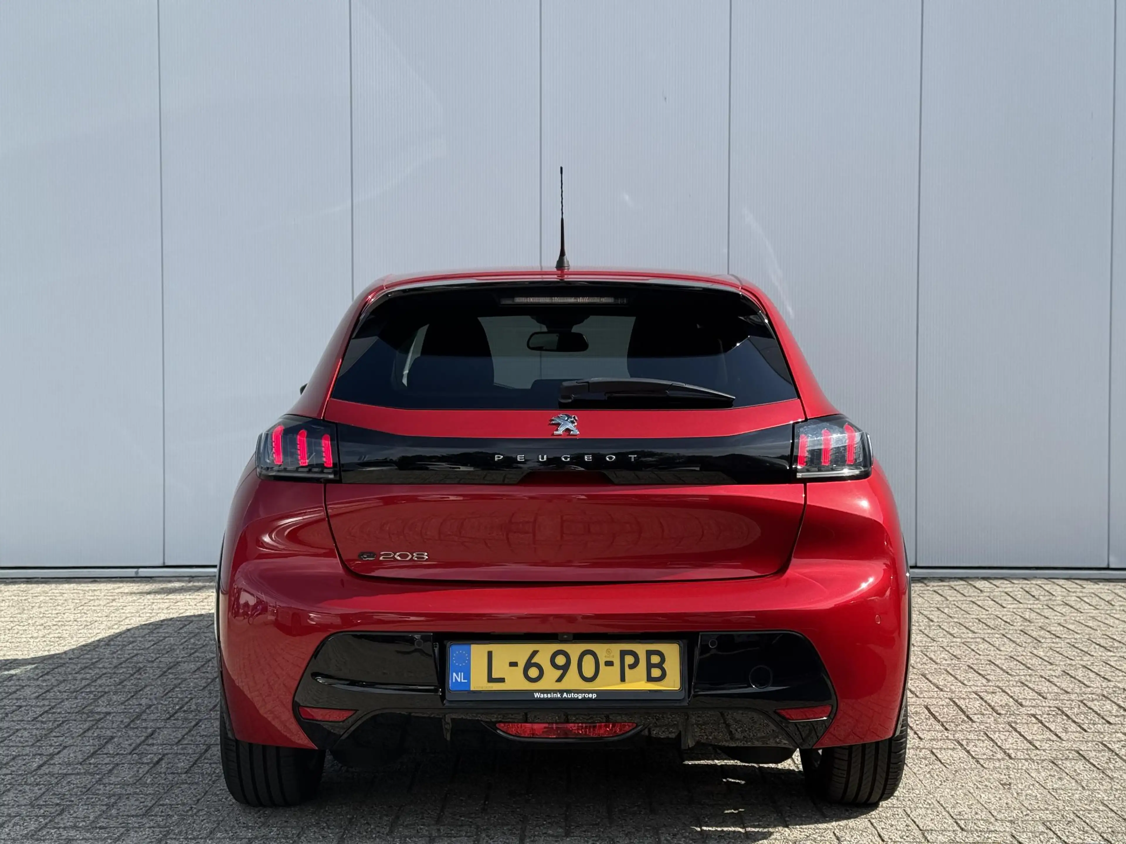 Peugeot e-208 EV Allure Pack 50 kWh | Achteruitrijcamera | Carpl — photo 7