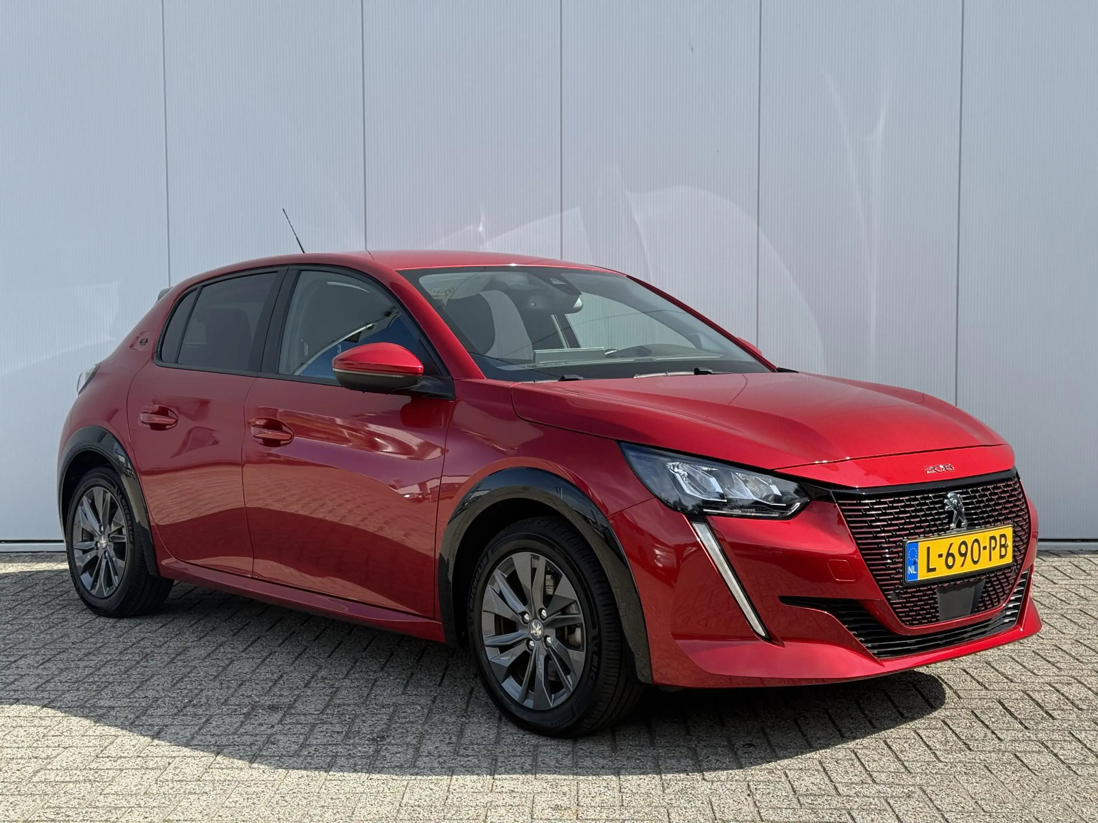 Peugeot e-208 EV Allure Pack 50 kWh | Achteruitrijcamera | Carpl — photo 4