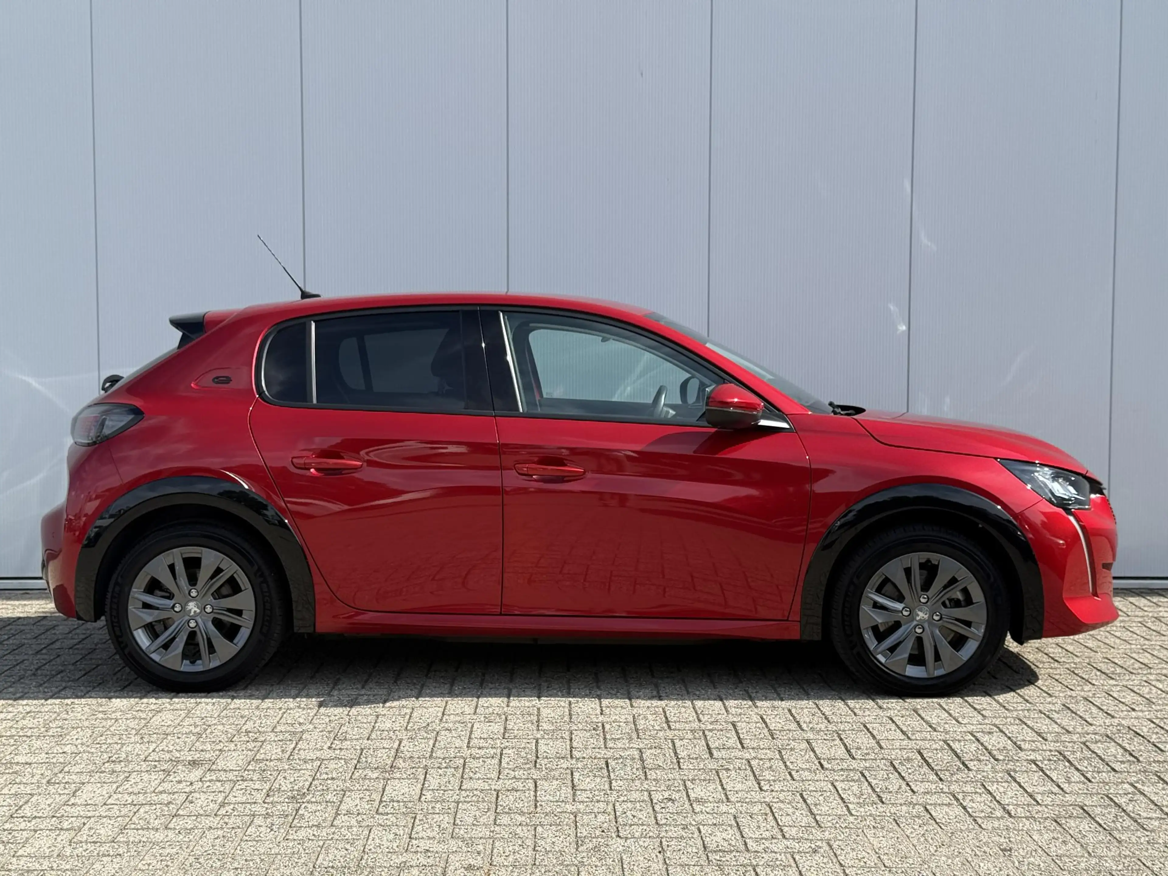 Peugeot e-208 EV Allure Pack 50 kWh | Achteruitrijcamera | Carpl — photo 5