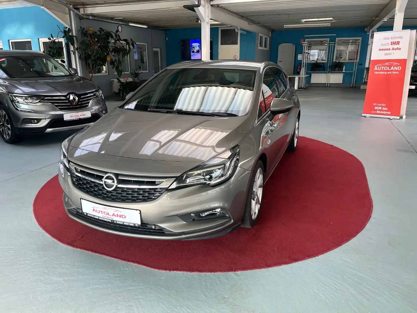 Opel Astra 5-trg. Dynamic 1HD SHZ V+H PDC TEMP AHK Beige - 1