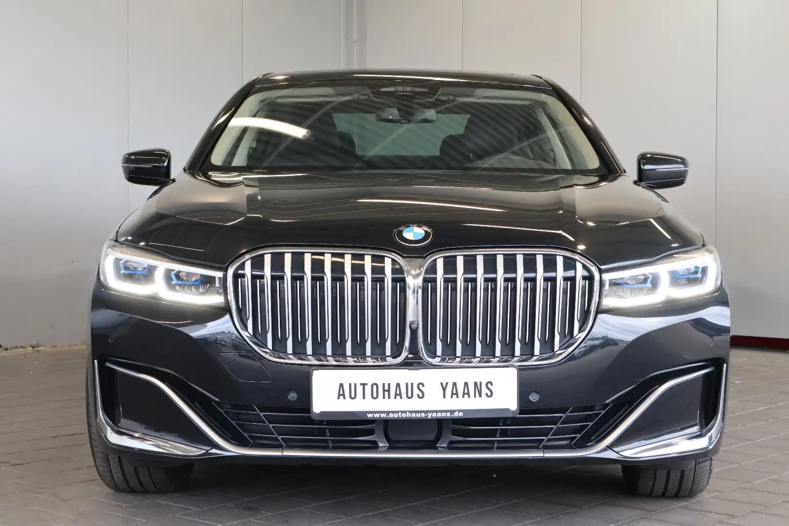 BMW 730 d xDrive GESTIK+LUFT+HUD+ACC+LASER+360°+AHK Schwarz - 2
