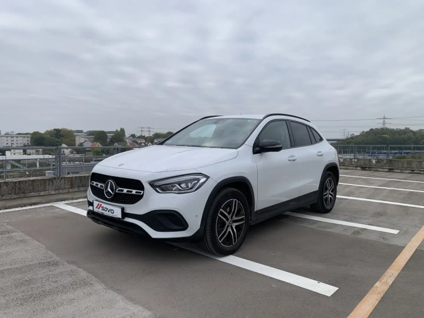 Mercedes-Benz GLA 250 250 E 160+102CH BUSINESS LINE 8G-DCT *HYBRID RECHARGEABLE* Blanc - 1
