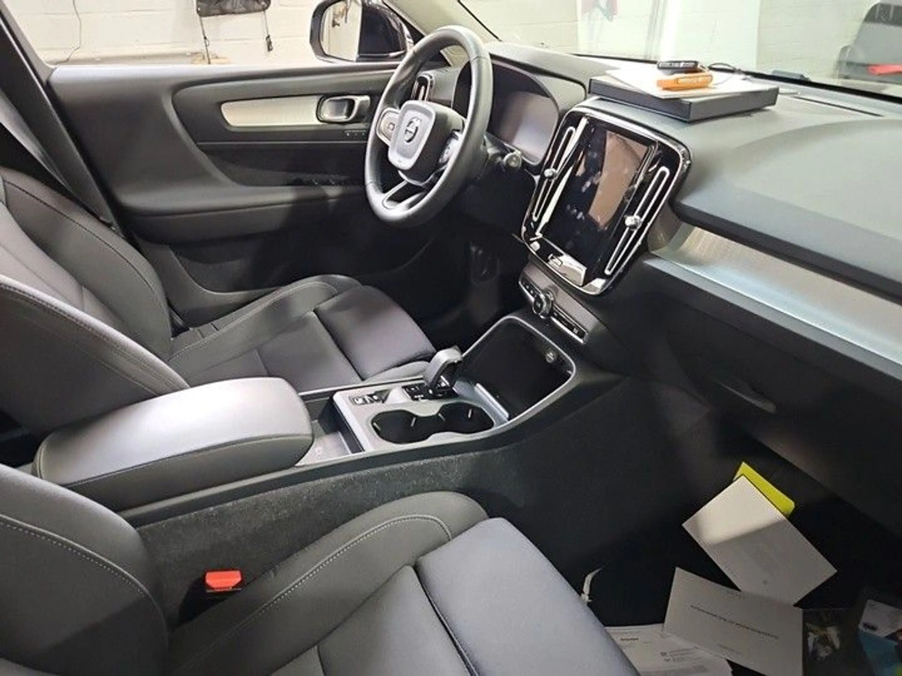 Volvo XC40 T4 Expression Recharge MEMO*SENSUS*CARPLAY — photo 6
