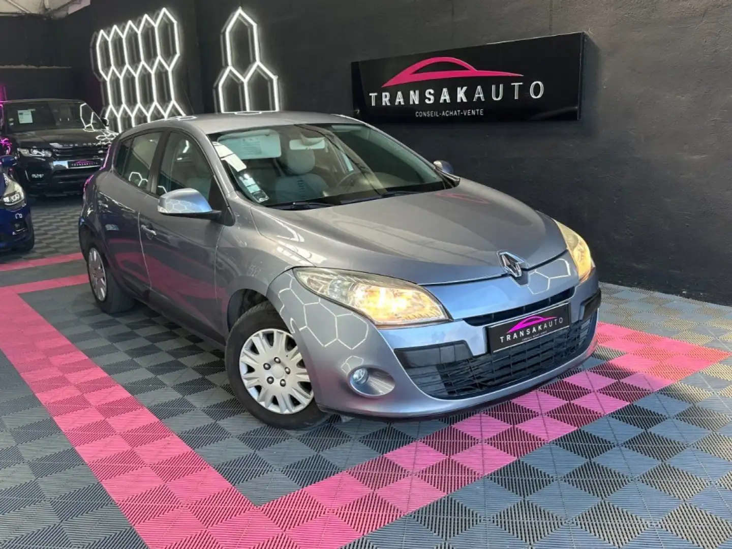 Renault Megane III BERLINE dCi 85 ch Expression ~ Climatisation a Gris - 1