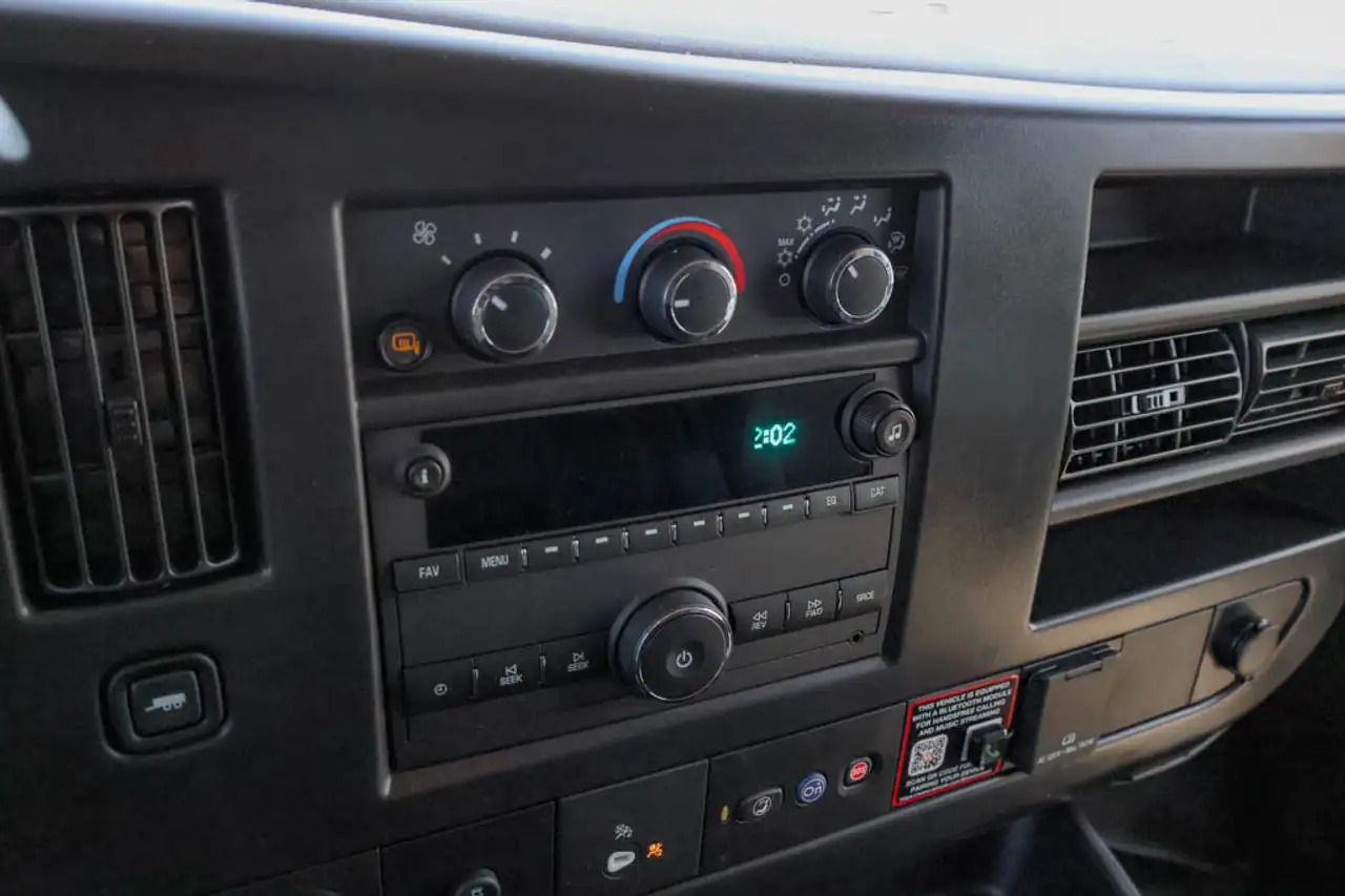 GMC Savana снимка GMC Savana