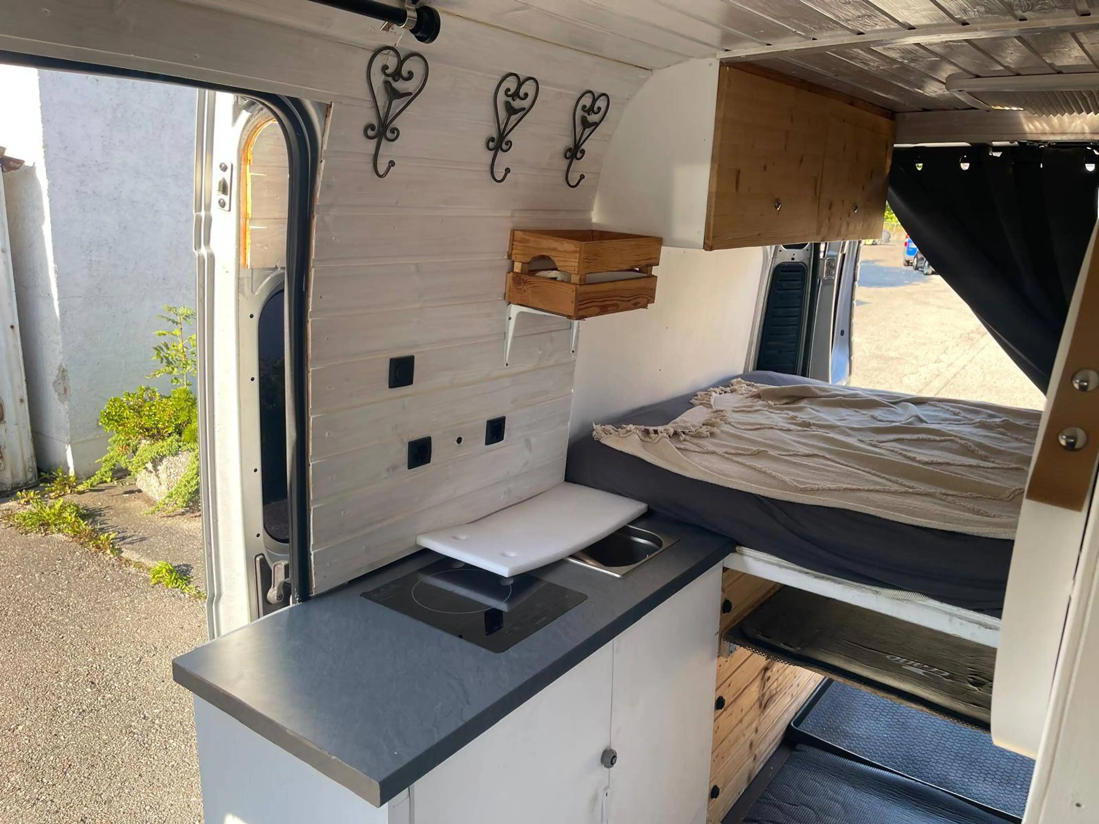 Fiat Ducato 150 L4H2 RS: 4035 mm Camper — photo 13