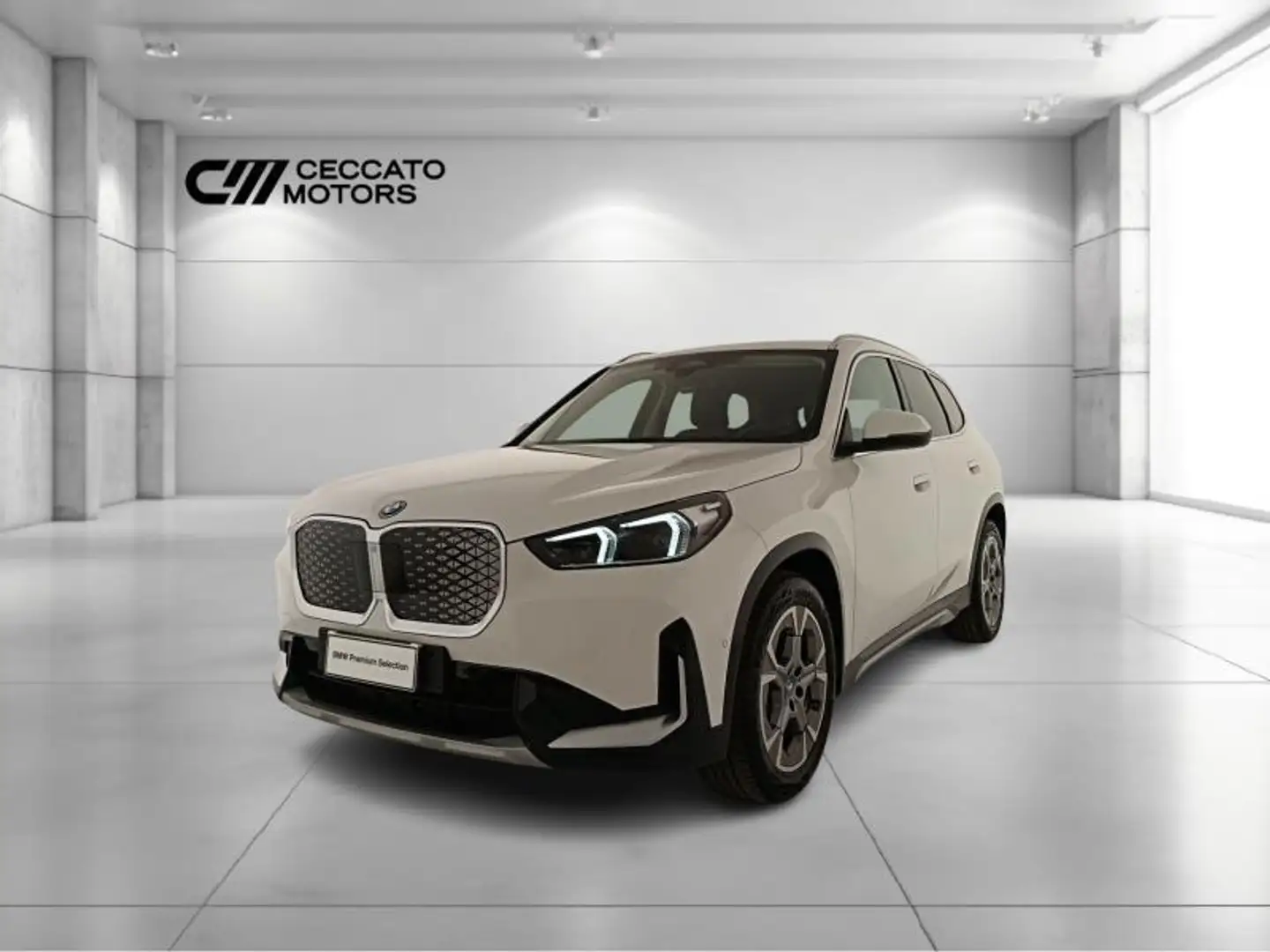 BMW iX1 edrive 20 X-Line Blanc - 1