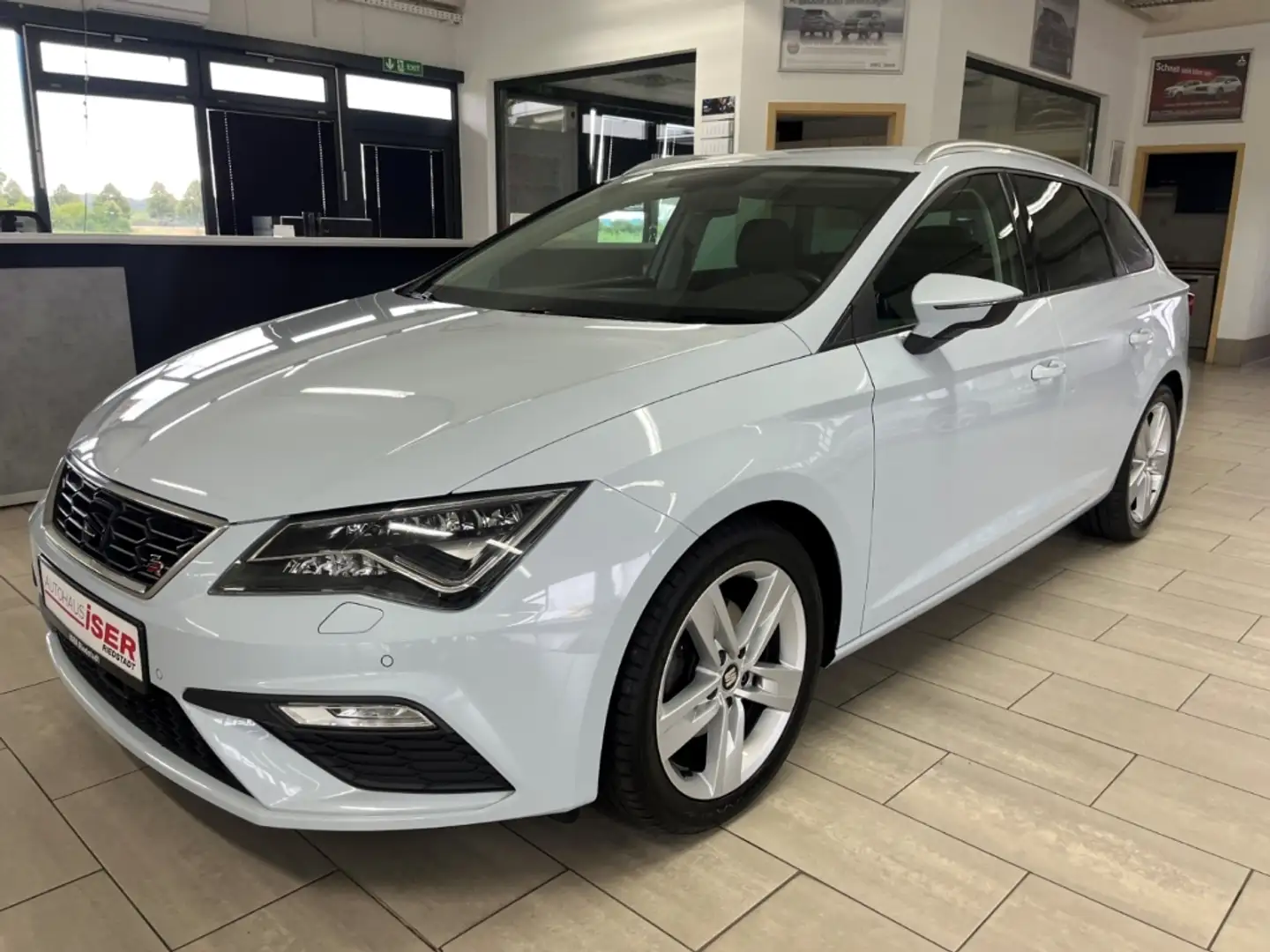 SEAT Leon ST FR Black Matt Edition 1.5 TSI SHZ Temp Navi Blanc - 2