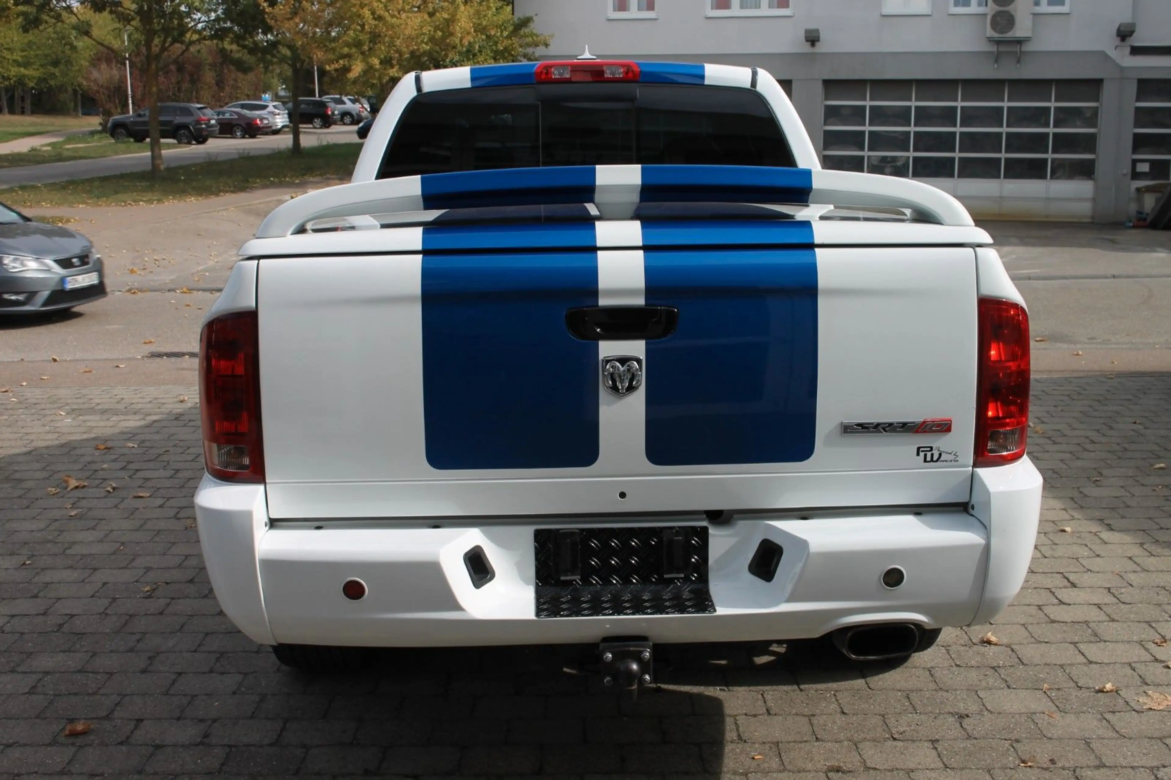 Dodge RAM SRT-10 Quad Cab Viper Commemorative — photo 5