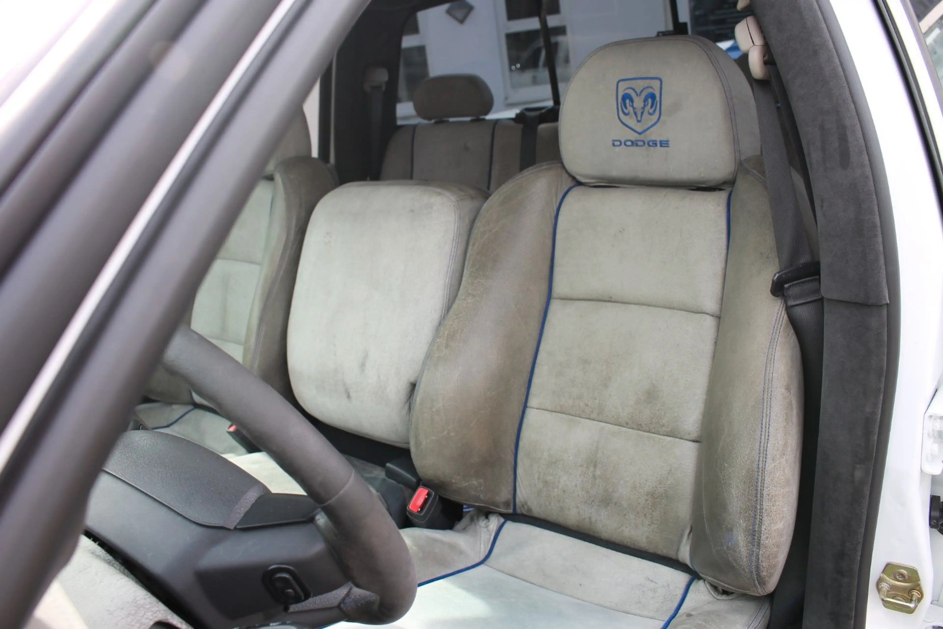 Dodge RAM SRT-10 Quad Cab Viper Commemorative — photo 9