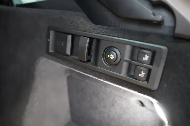 BMW 3 Series view 29