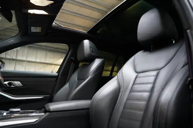BMW 3 Series view 14