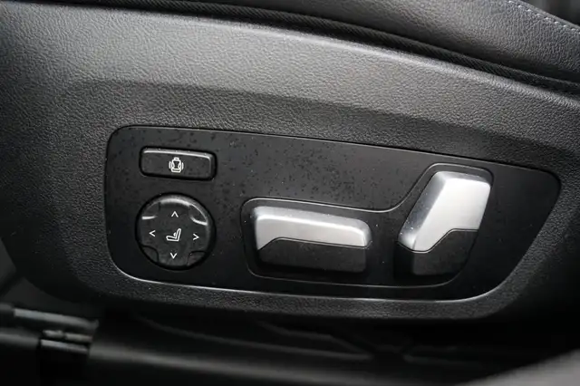 BMW 3 Series view 28