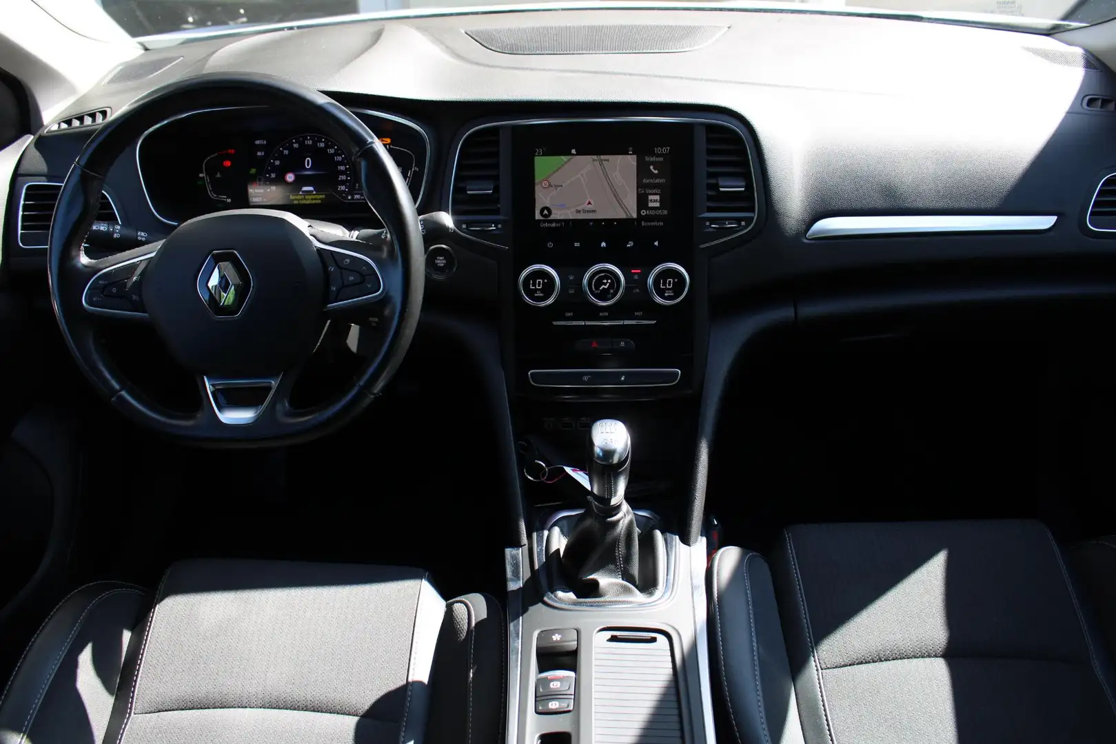 Renault Megane Estate 1.3 TCe Intens | Navigatie | Keyless Entry Wit - 2