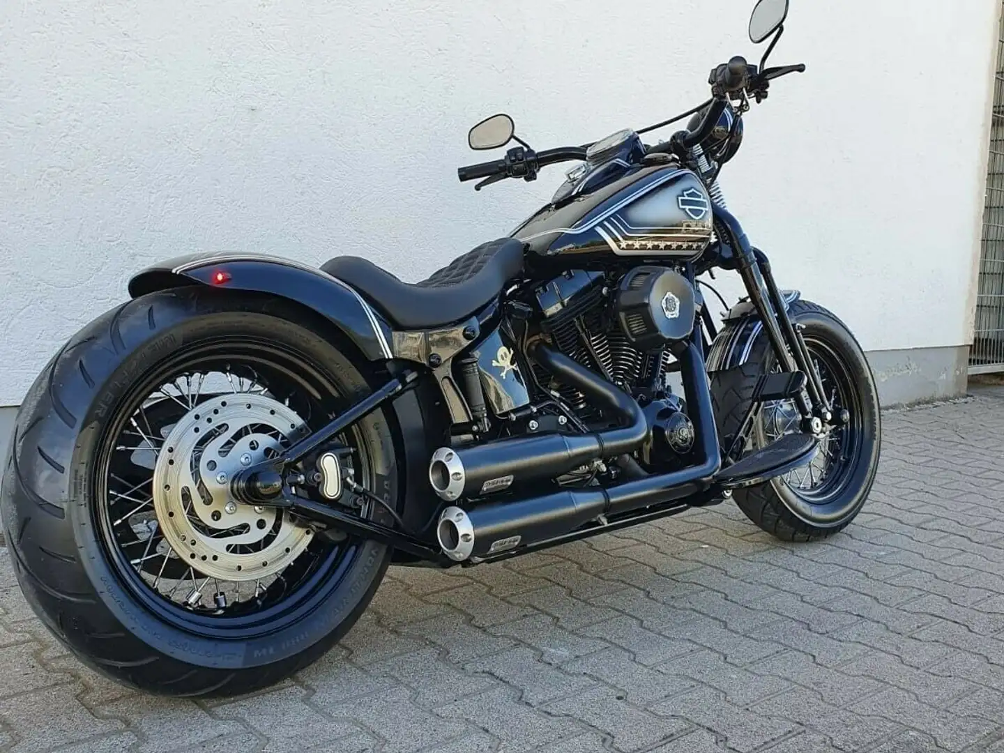 Harley-Davidson Softail Cross Bones FLSTSB Noir - 1