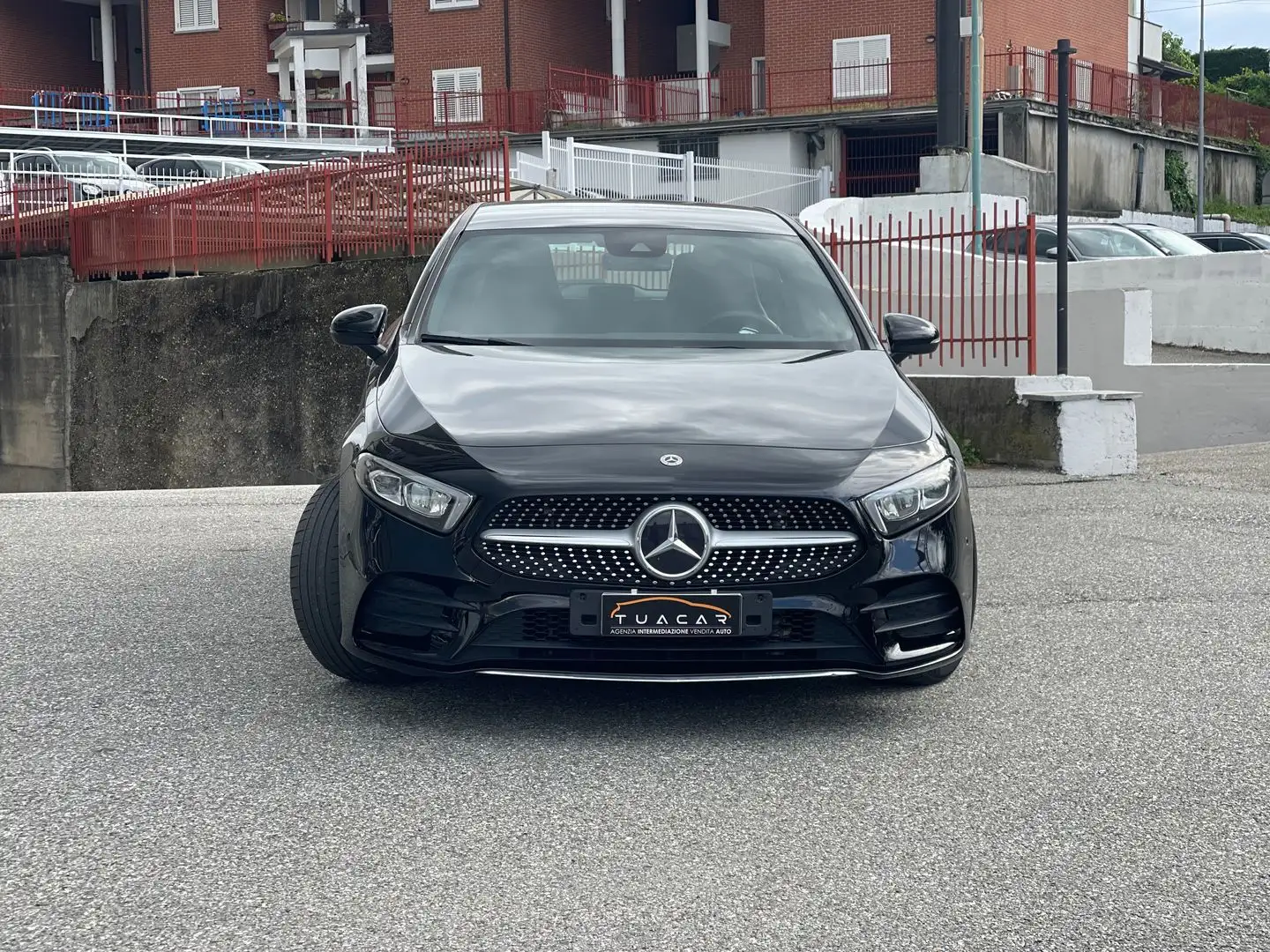 Mercedes-Benz A 200 Mercedes-Benz A-Class A 200 D Premium Zwart - 2