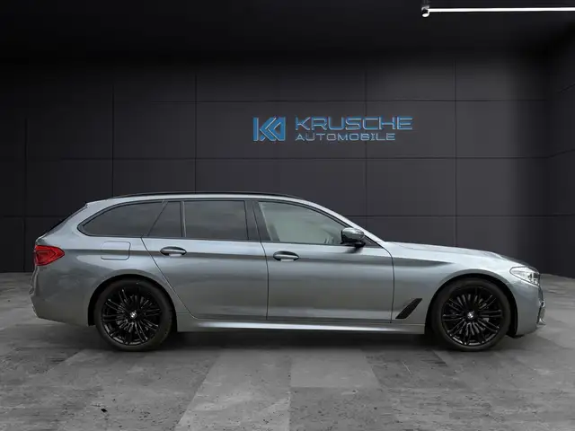 BMW 5 Series view 6