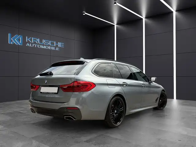 BMW 5 Series view 5