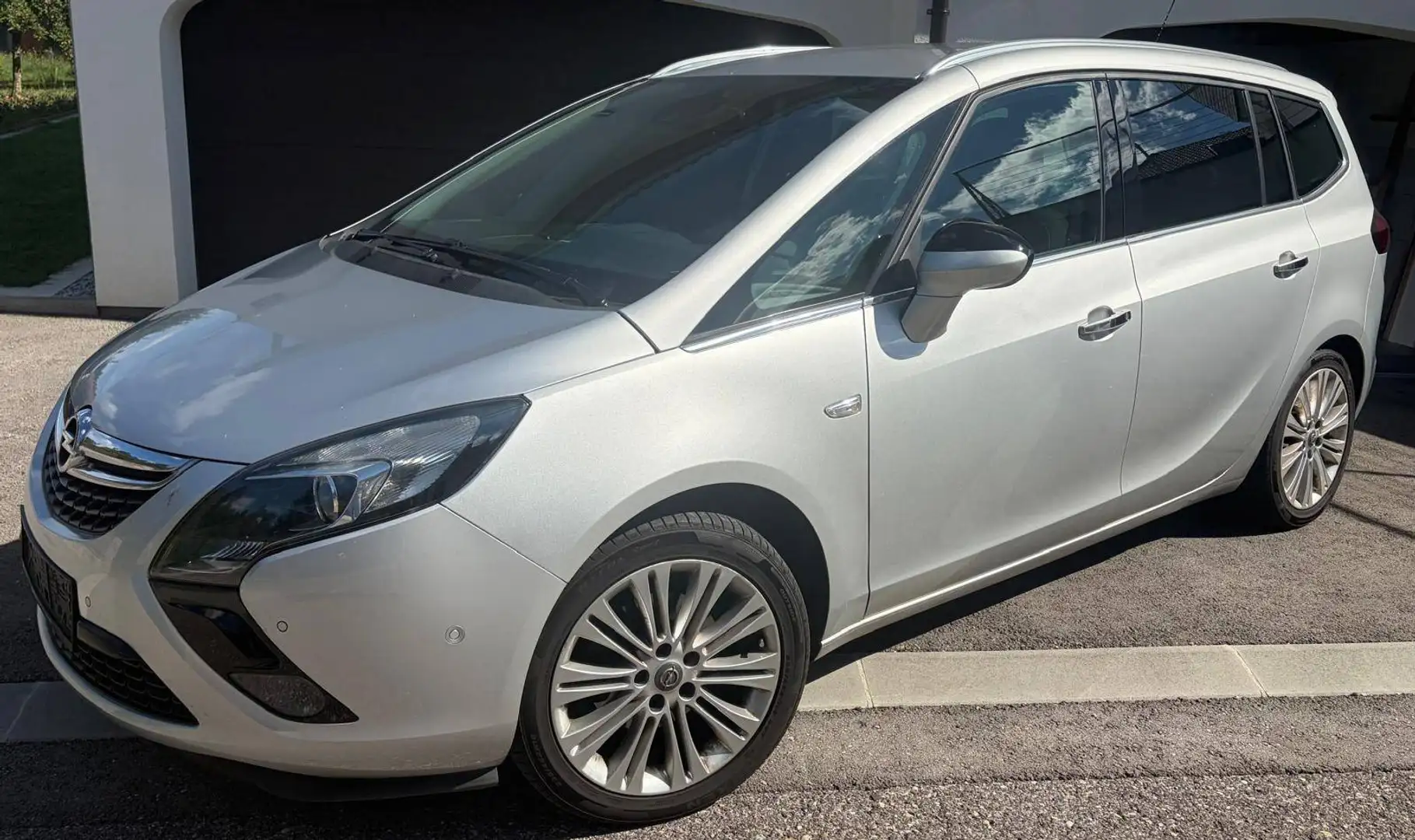 Opel Zafira Tourer Zafira Tourer 2,0 CDTI Ecotec Cosmo Cosmo Grau - 1