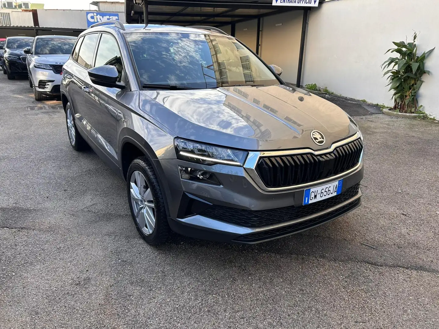 Skoda Karoq 2.0 tdi Executive 150cv dsg Gris - 1