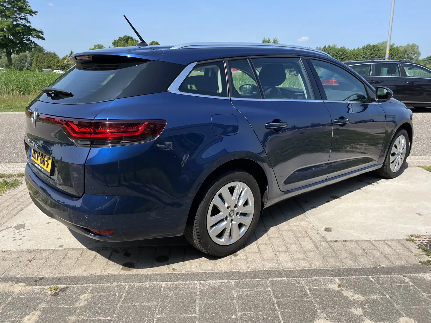 Renault Megane Estate 1.0 TCe Limited / Dealer onderhouden / Appl Blauw - 2