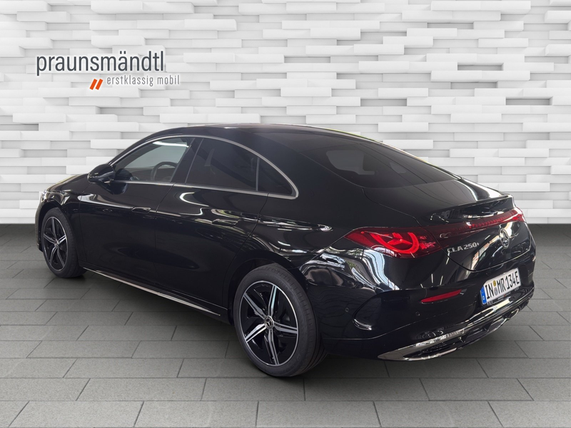 Mercedes-Benz CLA 250 + EQ AMG DRIVE+PARKING Pano/Tot/Dist/Ambi — photo 2