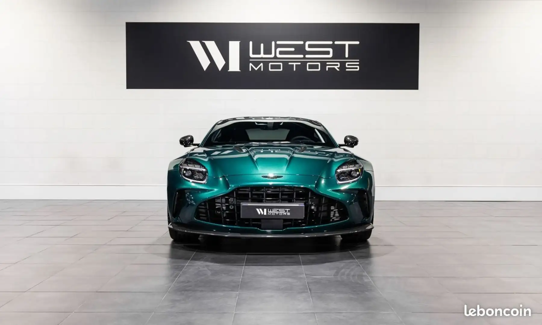 Aston Martin V8 665 FRANÇAISE PAS DE MALUS Carbone Cam 360° 2103-Mois Grün - 2