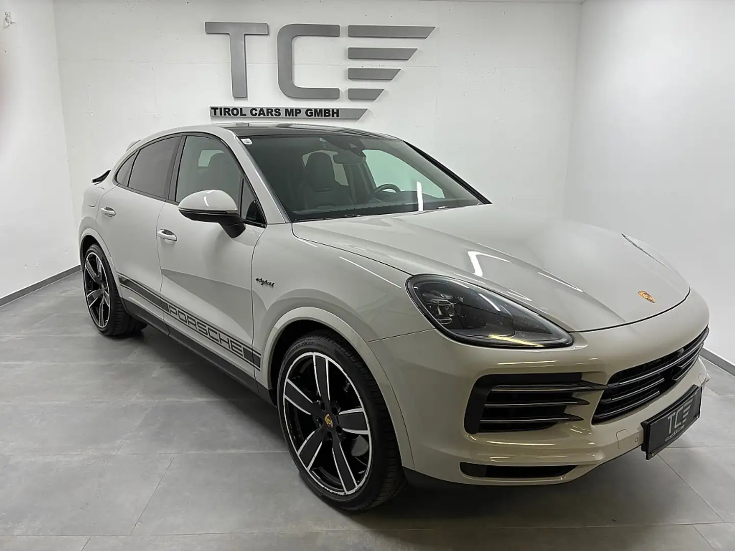 Porsche Cayenne Coupe E-Hybrid PHEV 17,9 kWh Platinum Edition A... Grau - 1