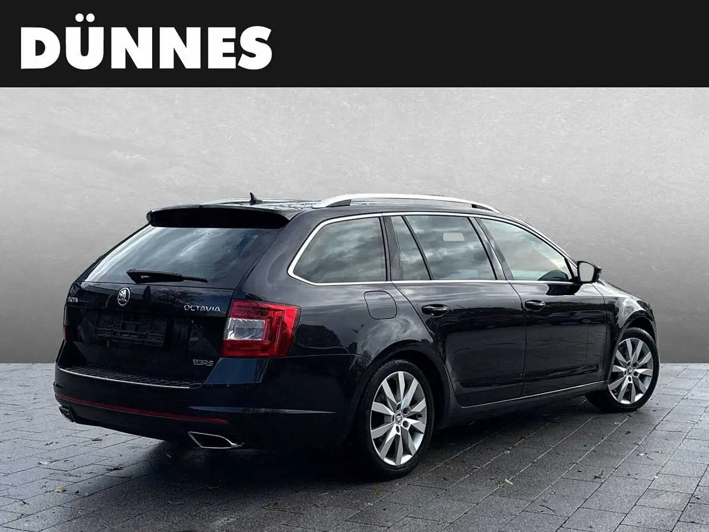 Skoda Octavia Combi 2.0 TDI RS Schwarz - 2