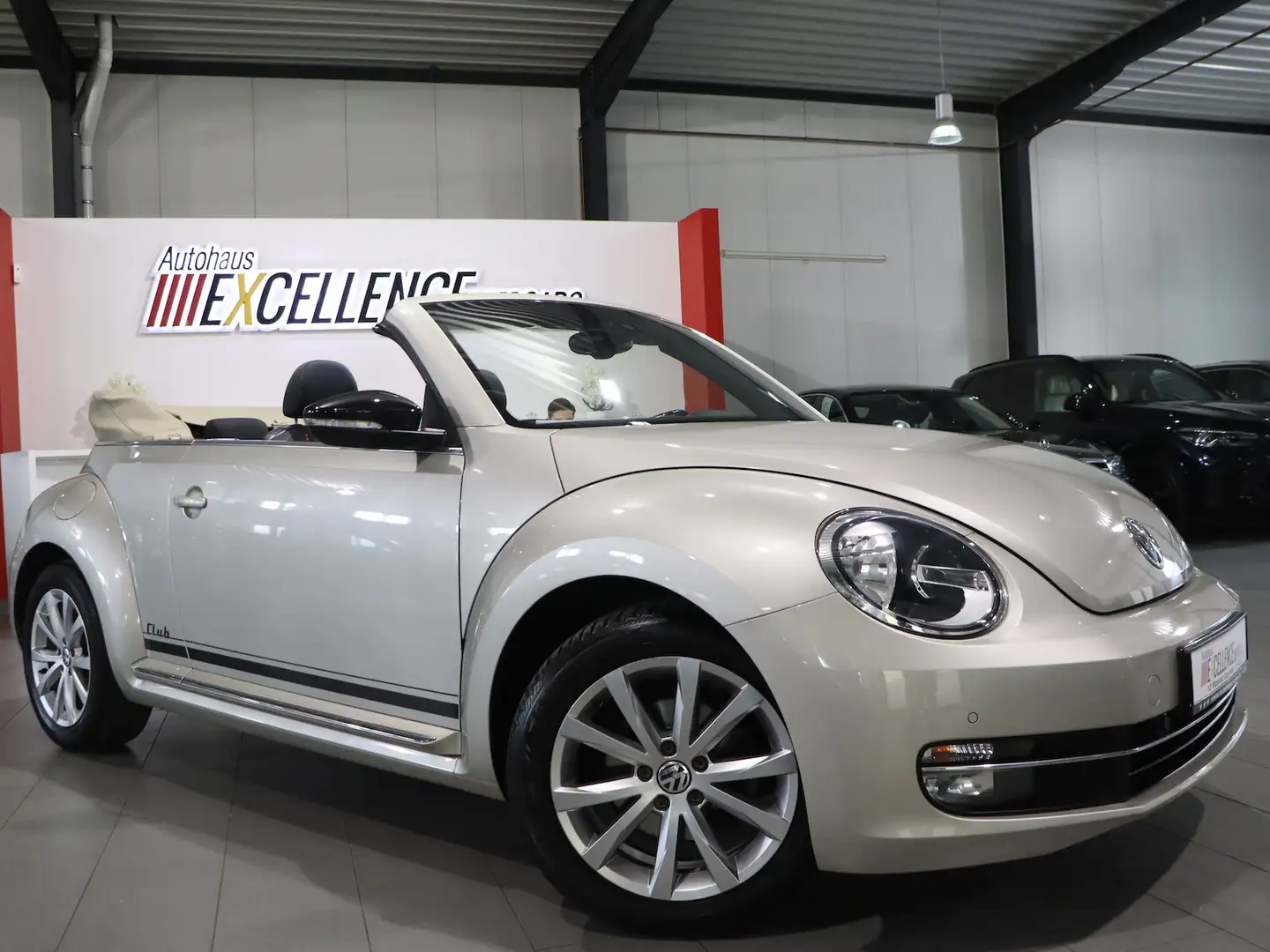 Volkswagen Beetle CABRIO 1.2 TSI DSG CLUB / BEIGE & BEIGE Beige - 2
