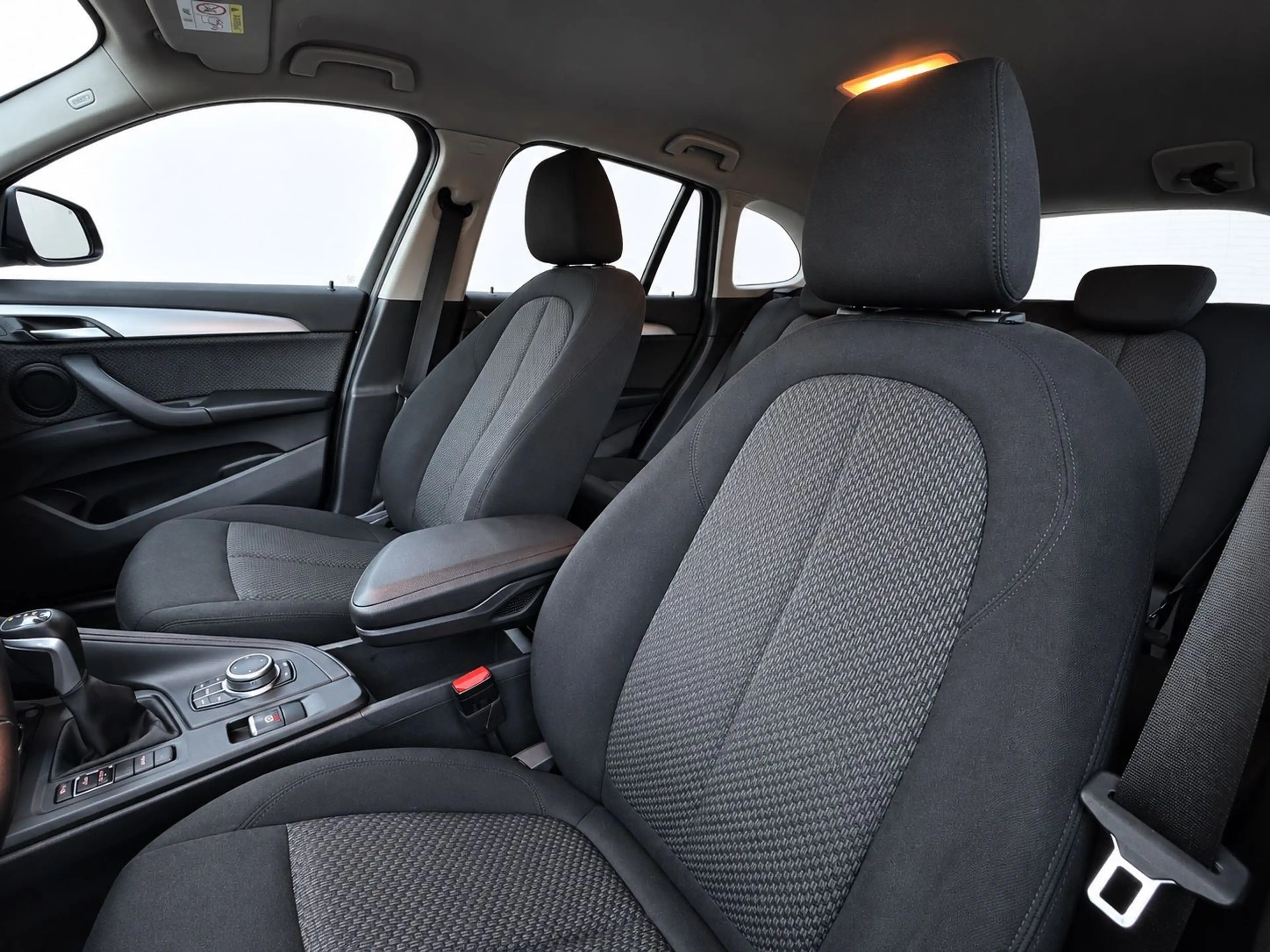 BMW X1 xDrive 25 e Advantage NAVI+SITZHEIZUNG+PDC — photo 11