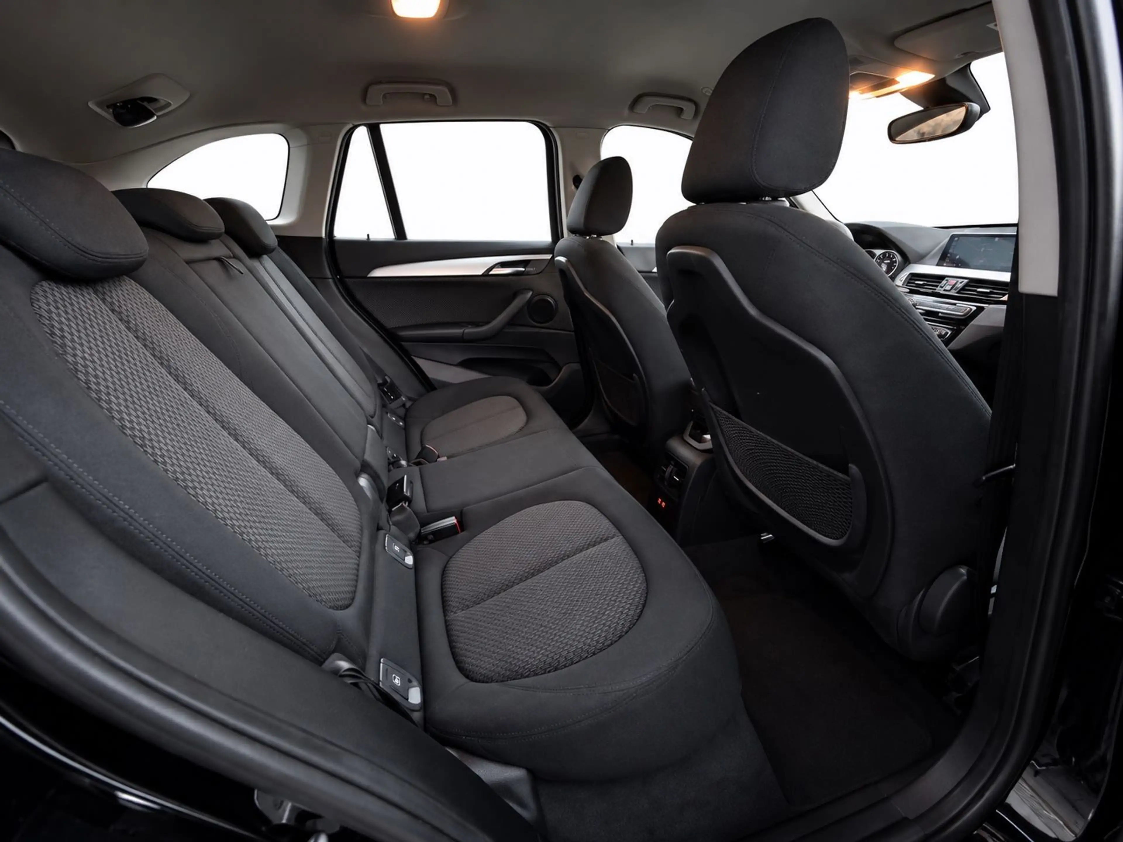 BMW X1 xDrive 25 e Advantage NAVI+SITZHEIZUNG+PDC — photo 20