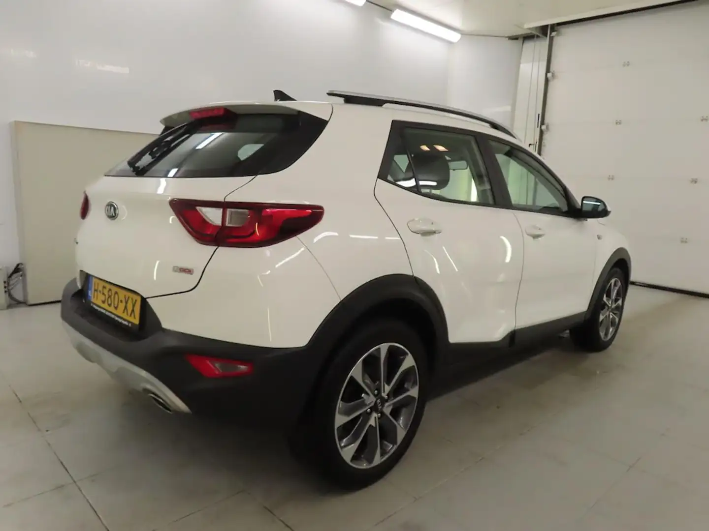 Kia Stonic 1.0 T-GDi 100pk DynamicLine Blanc - 2
