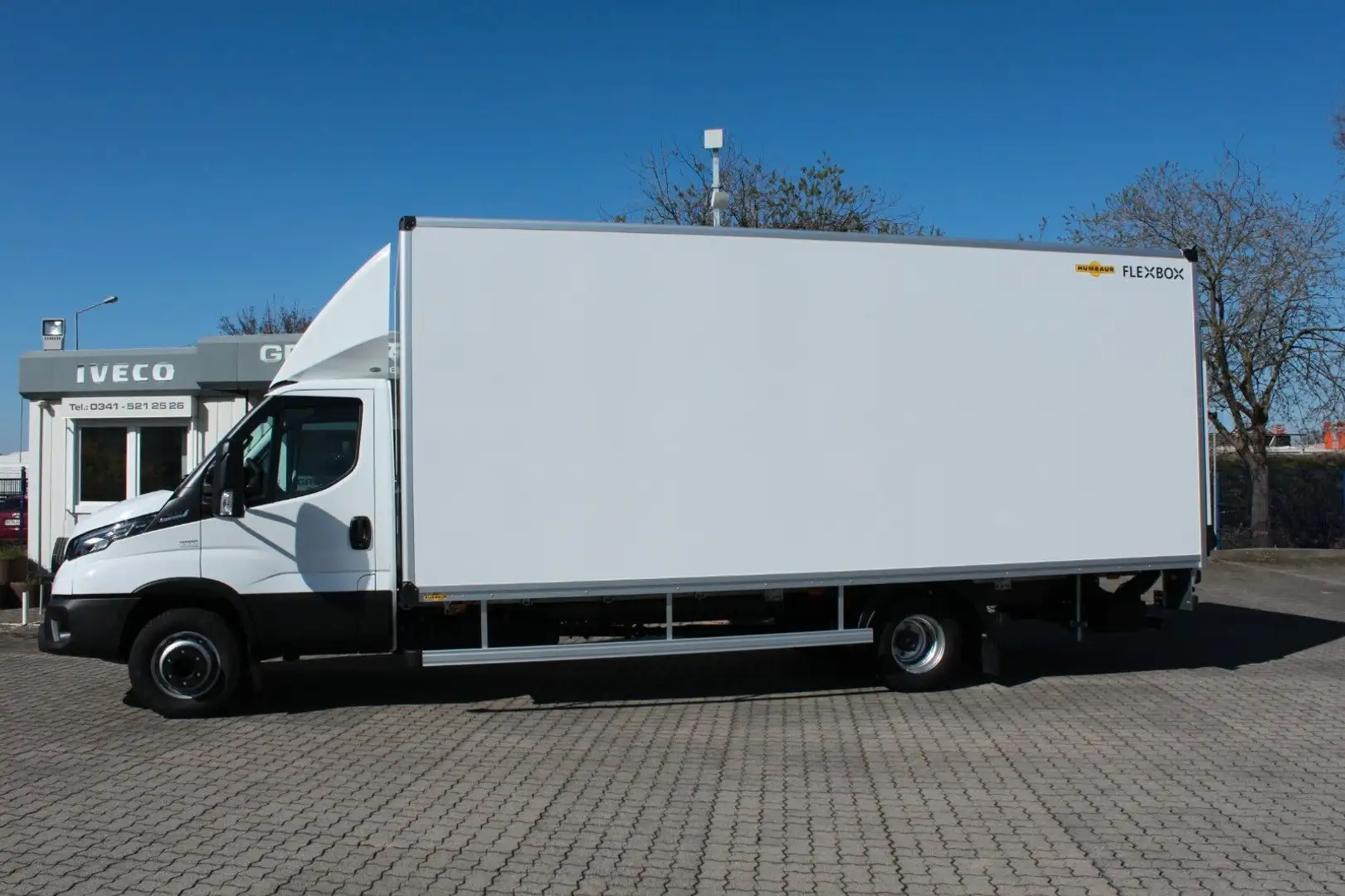 Iveco Daily 72 C 21HA8 Koffer LBW u. AHK Weiß - 2