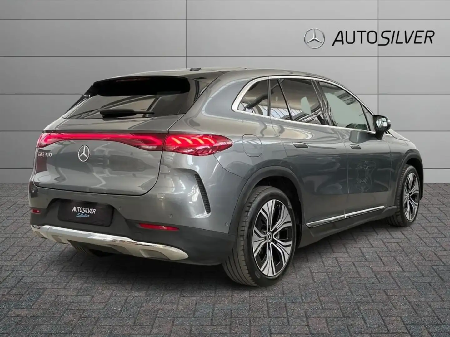 Mercedes-Benz EQE SUV 300 Electric Art Advanced Gris - 2