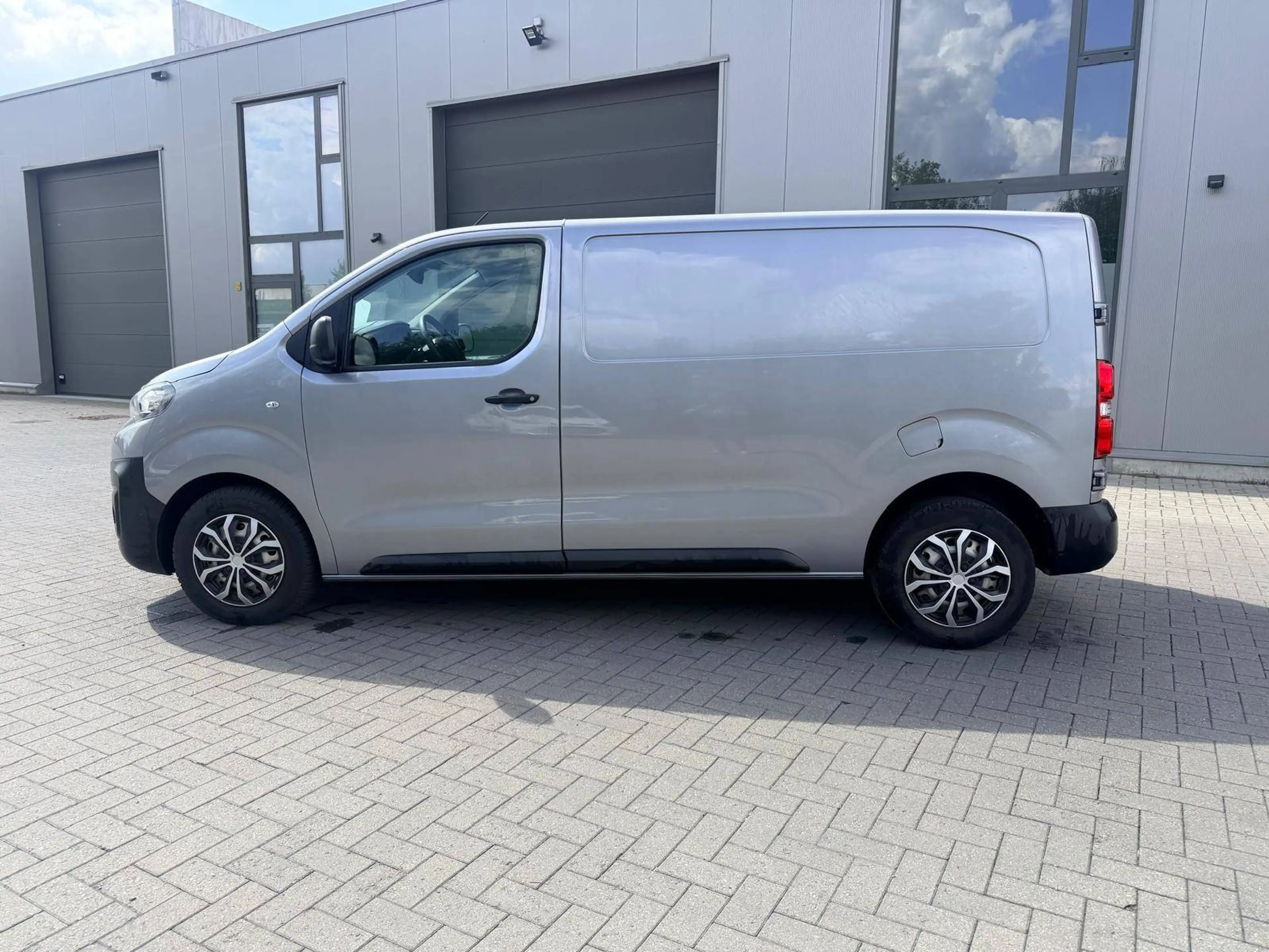 Peugeot Expert 2.0 Hdi *L2*Trekhaak*DAB*3Zit*144PK* — photo 5
