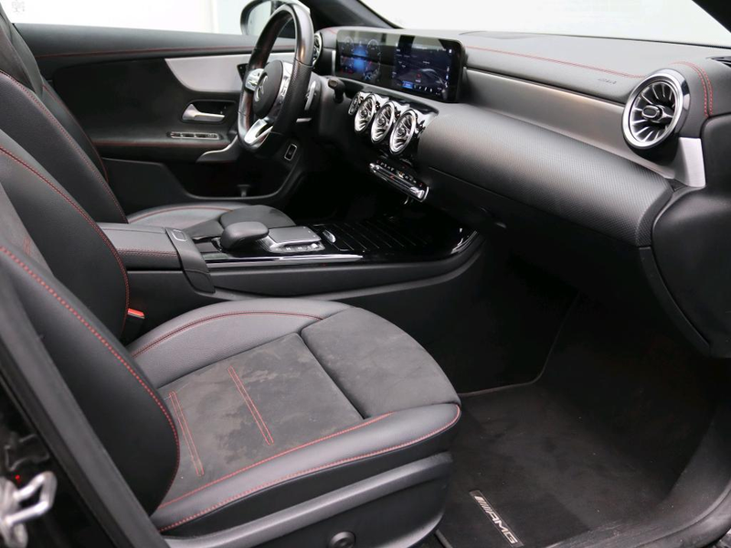 Mercedes-Benz CLA 180 Business Solution AMG / Panoramadak/ Night/ Memory — photo 4